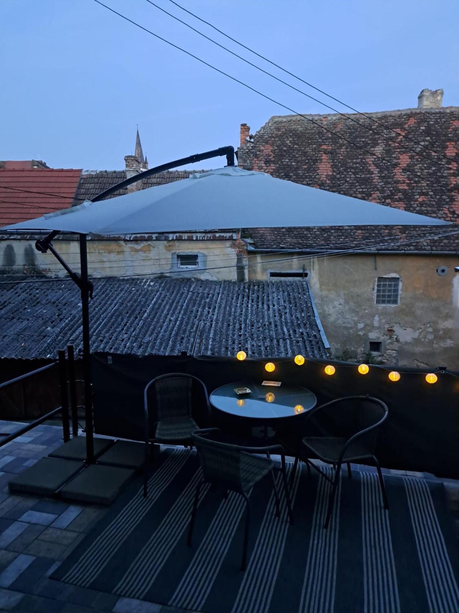 Free Garage In The Center-Delicia 4 Studio! Сибиу Екстериор снимка