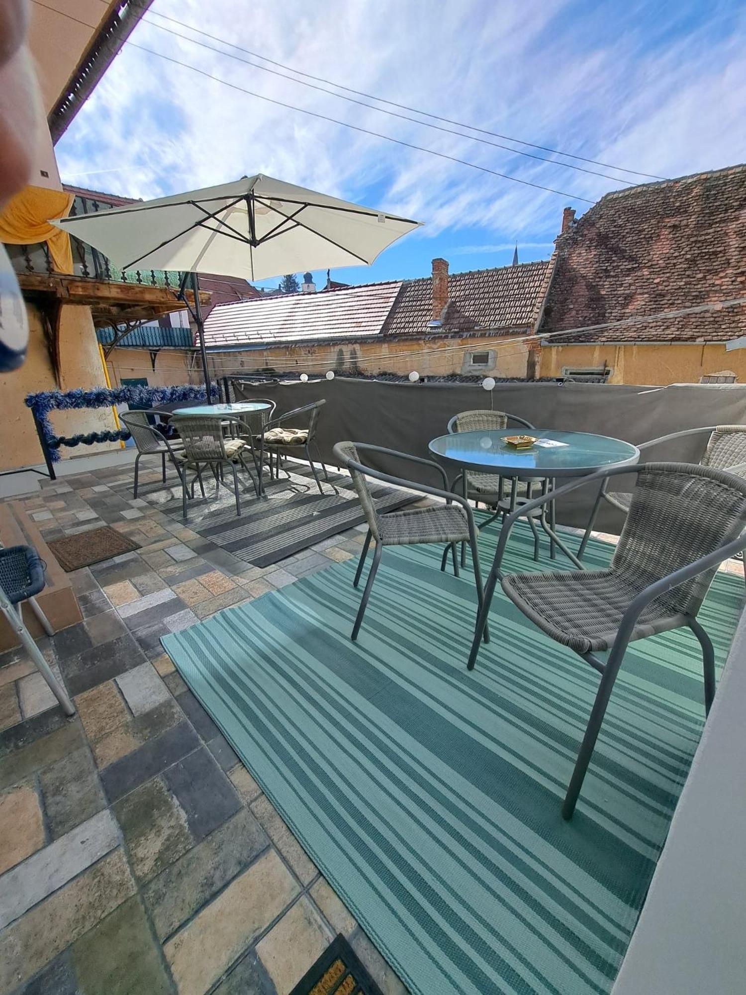 Free Garage In The Center-Delicia 4 Studio! Сибиу Екстериор снимка